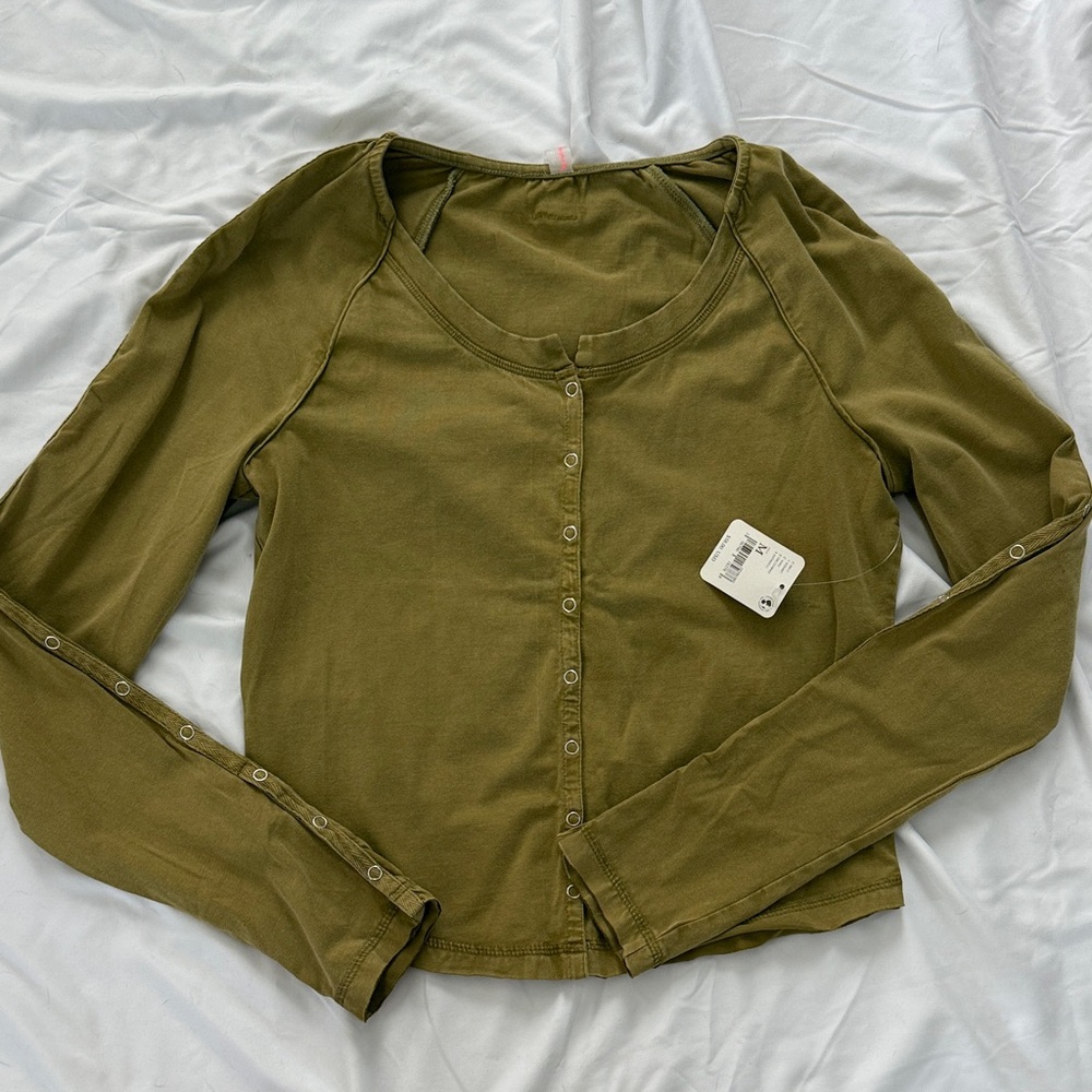 Free Movement Women's Olive Green Button-Front Long Sleeve Top